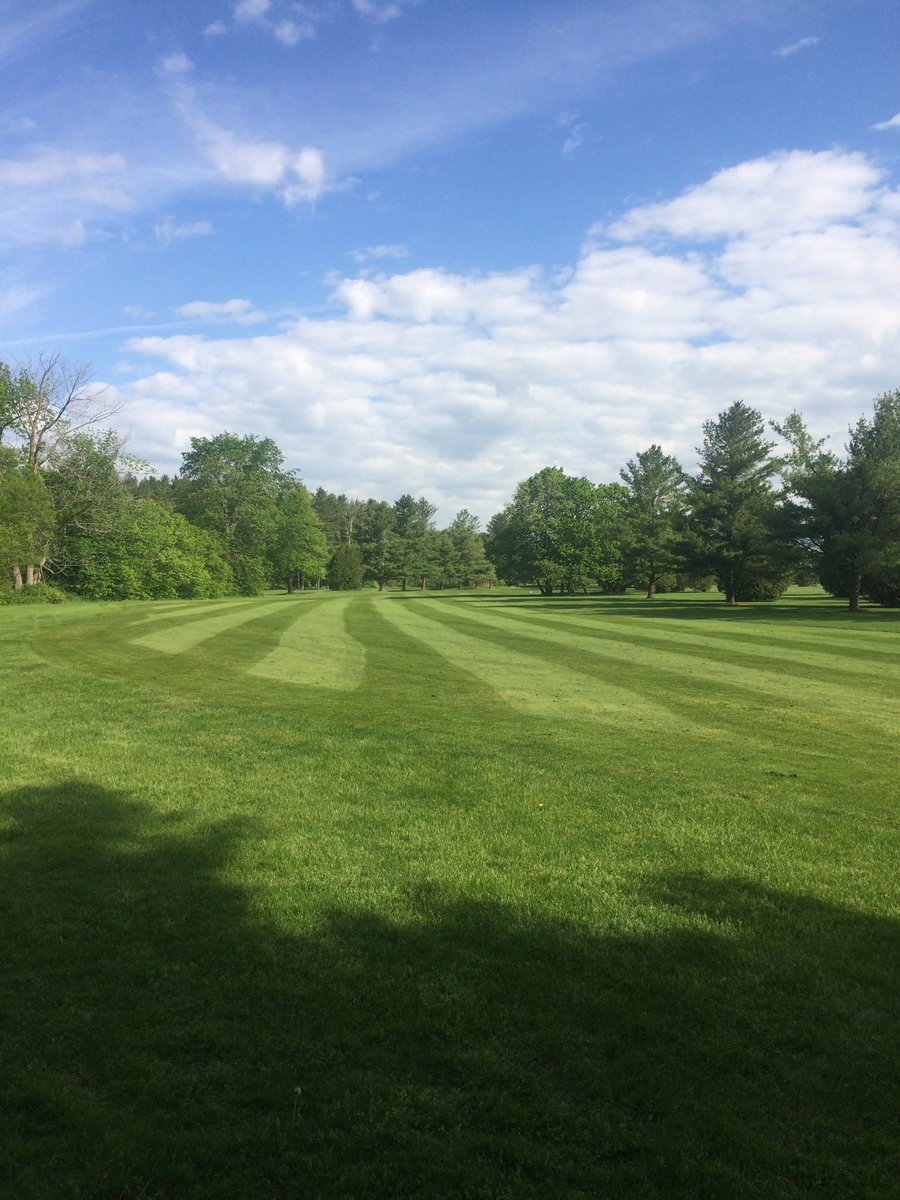 ryanarthur21's tweet photo. Too good not to share Thursday! #stripes #finallygettingcaughtup Hole 7 @CobbleHillsGolf https://t.co/Fu94CizCYj