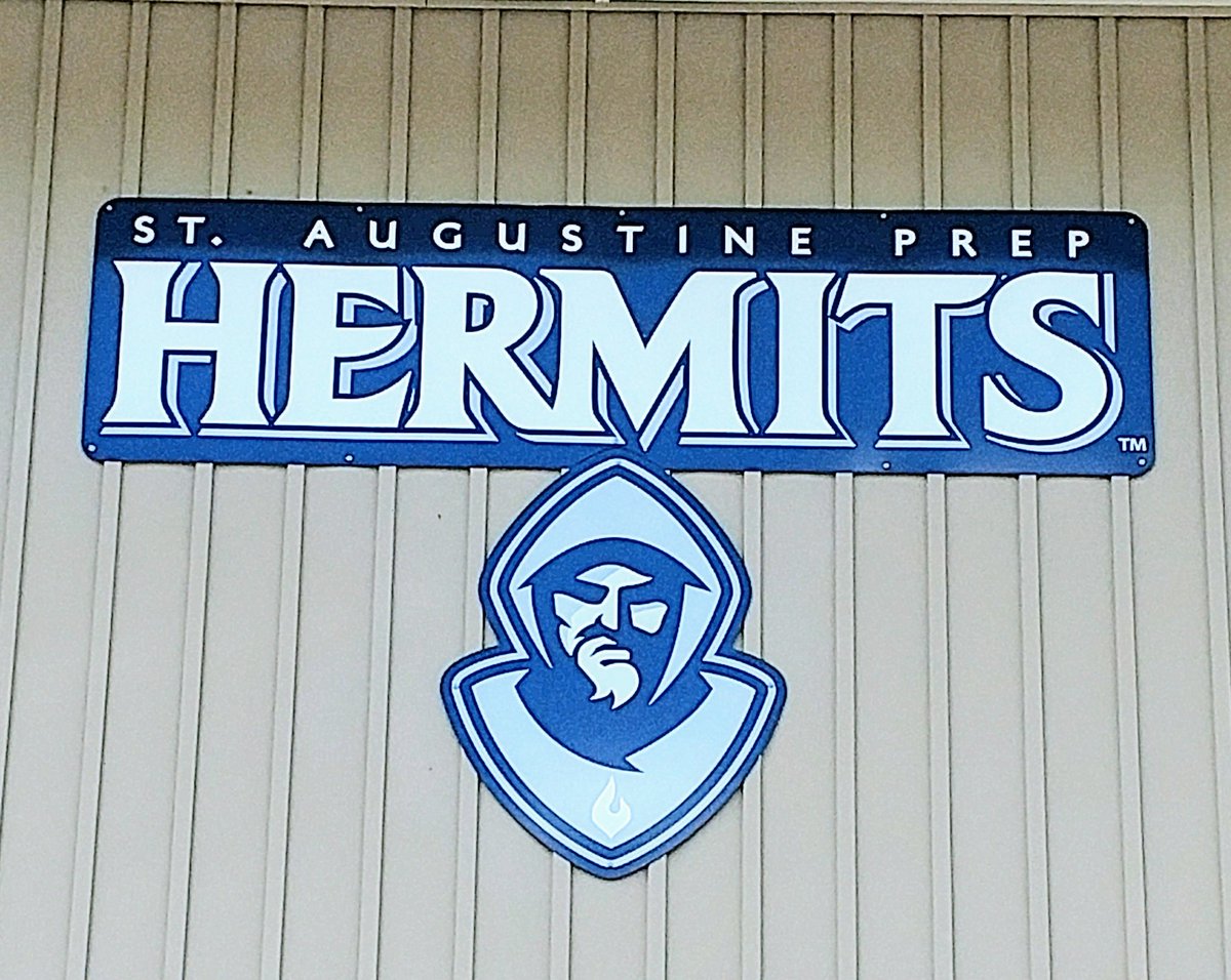 MaxOutStrength's tweet photo. Having a Preppy week.  New Football Coach taking over so needs an intro to ... #MaxOutStrength #BarwisMethodsTowers #HermitsStrong #WeGotU https://t.co/E2SlCCfTRQ