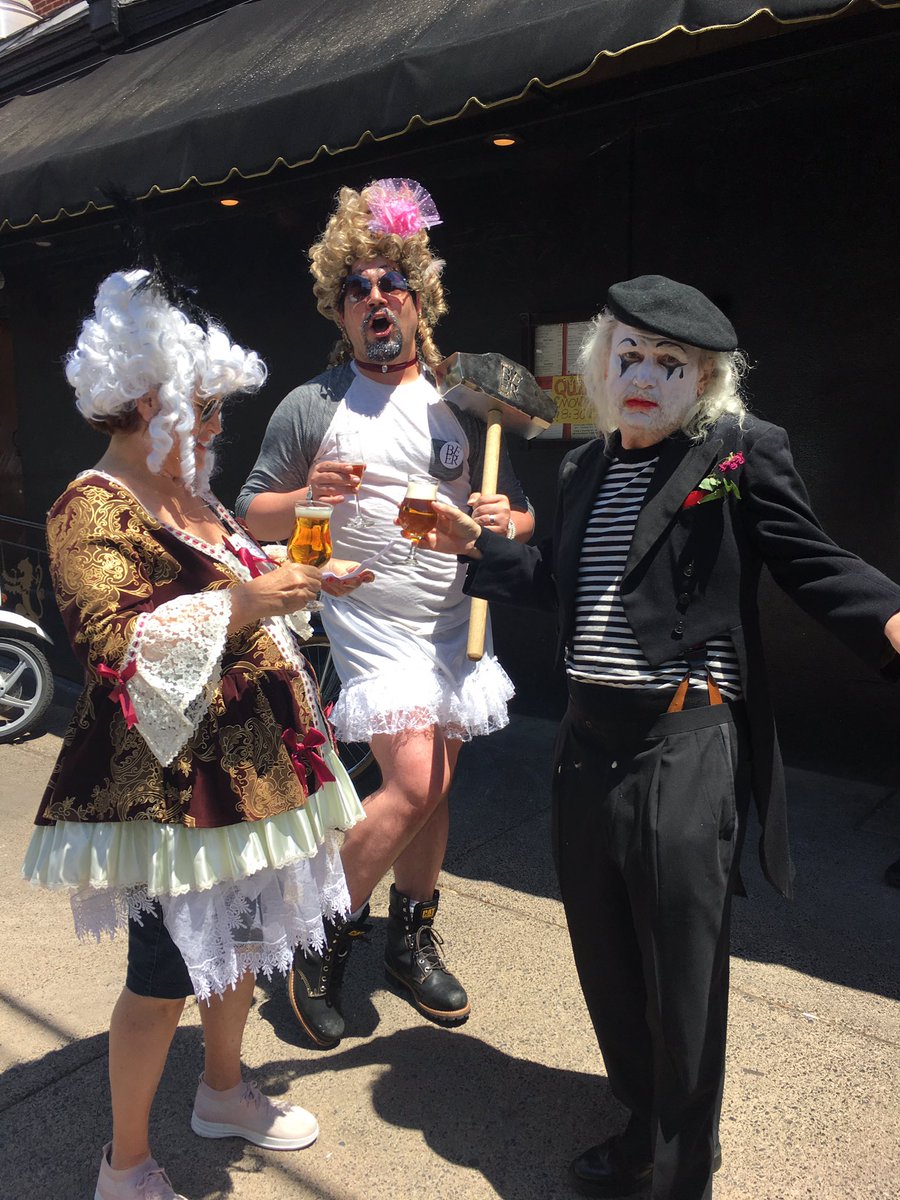 phillylovesbeer's tweet photo. Fergie as a mime. Priceless. Marie Antoinette stunning as always! Next stop @billy_penn #HOGRelay https://t.co/4CThBtDpMy