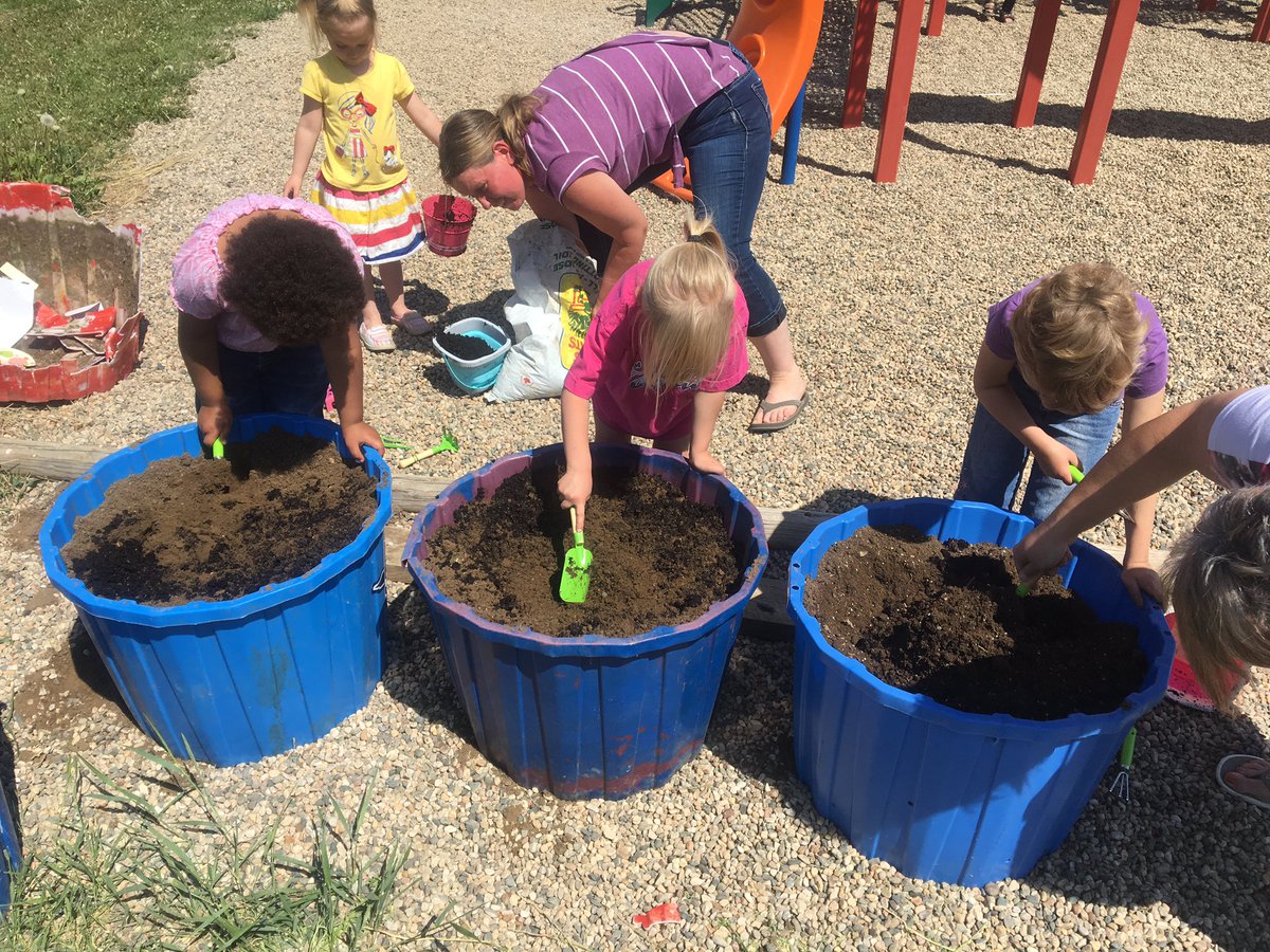 Gardening with the Pre-K class at Glentworth School #learningtogether