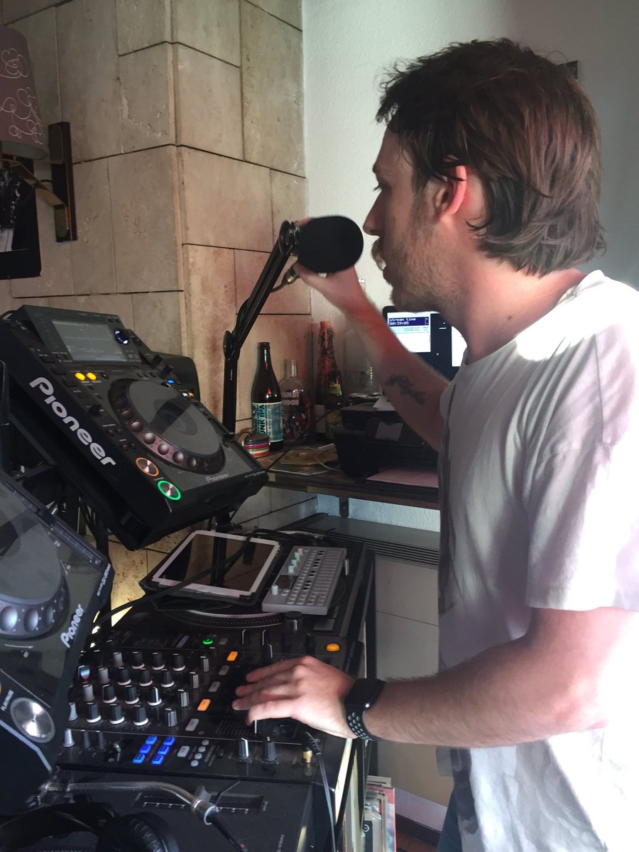 LucidAbi's tweet photo. @ProvocateursMus is still LIVE on 107.3FM tune in or go to https://t.co/xKtdJkbfLC -- going strong till 9! #SoundOfBarcelona #provocative https://t.co/QtqslKKWaZ