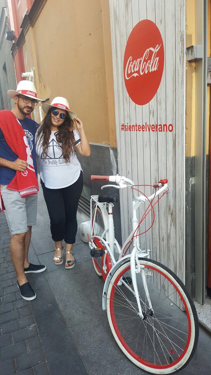 . <a href="/CocaColaCo_es/">Coca-Cola Comunica</a> nos trae el verano con el lanzamiento de su nueva campaña! #SienteElVerano 😎✌🏻