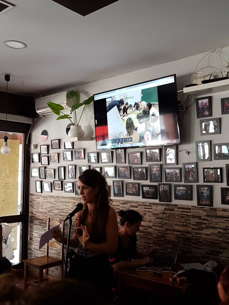CeipsoElEncinar's tweet photo. @pdielencinar llevando a #torrelodones la innovación educativa #innobarsierra  #innobar. Comunidad Educa activa transmitiendo experiencias https://t.co/KyfUTWnLDD