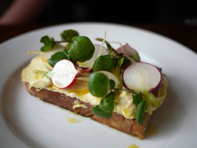 London Eating tweet media