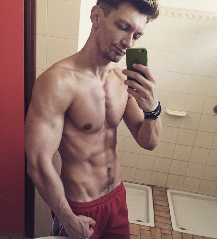 stevennicoladj's tweet photo. Si lavora e si fatica...
WORK HARD 🌞🌞🌞😰😰😰💪🏻💪🏻💪🏻
#love #stevennicola #stevennicoladj #instagood #me #smile #follow … https://t.co/t6S0cUJTko https://t.co/9PmcBFUtI4