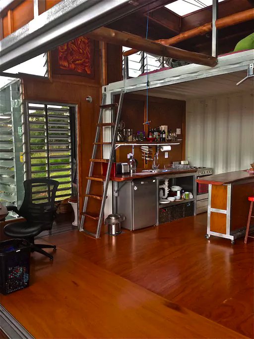 ColosIncUSA's tweet photo. This #shippingcontainer house makes sense
https://t.co/gjhN9BObXw
#sustainable #cargotecture #containermods #tinyhouse #shippingcontainers https://t.co/rzSKzNeUX3