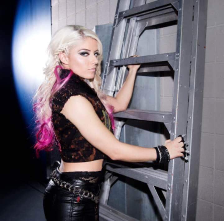 LilMissWickedx's tweet photo. Extremely Wicked Bitch Is Heading This Way!! Get Ready To Fight This Wicked Beauty! https://t.co/LJUG07EtsT