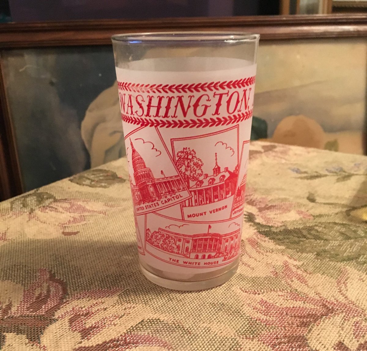 AntiquesAtl's tweet photo. Washington DC Collector Glass, United States Capital, the White Hous… https://t.co/p9ssRAzM0j #Etsy #WashingtonGlass https://t.co/hF2qT3EBj2