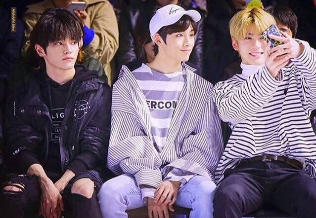 holahln's tweet photo. Quand t'es potes font une photo sans toi #nct #NCT127 #NCTComebackProject https://t.co/9vLqfEg39q