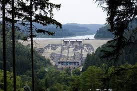 karcherprowash's tweet photo. Temporary art at Eibenstock Dam in Germany brought to you by Karcher! #nofishtales #karcherpro https://t.co/uwTBiq3KLi