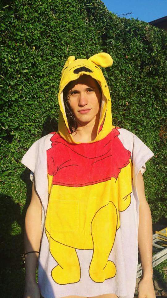 sebameloteam's tweet photo. Seba nella sua veste naturale di orsetto #amici16 https://t.co/uwv0W2NsEJ