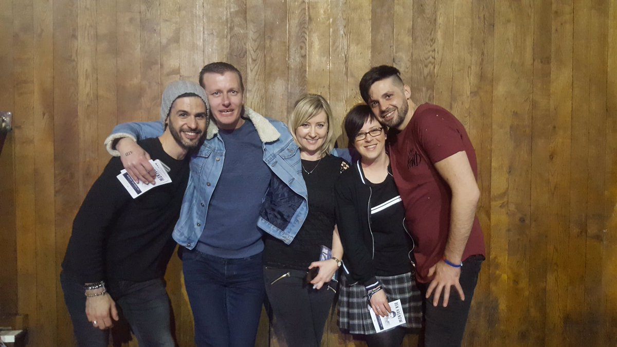 ClaireNaylor78's tweet photo. #TBT Take us back to the days of great music &amp; great friends #AliveTour2017 @shazza_belle 🎶🎤🎸😎🤘🏻 https://t.co/lsgGX0TQgu