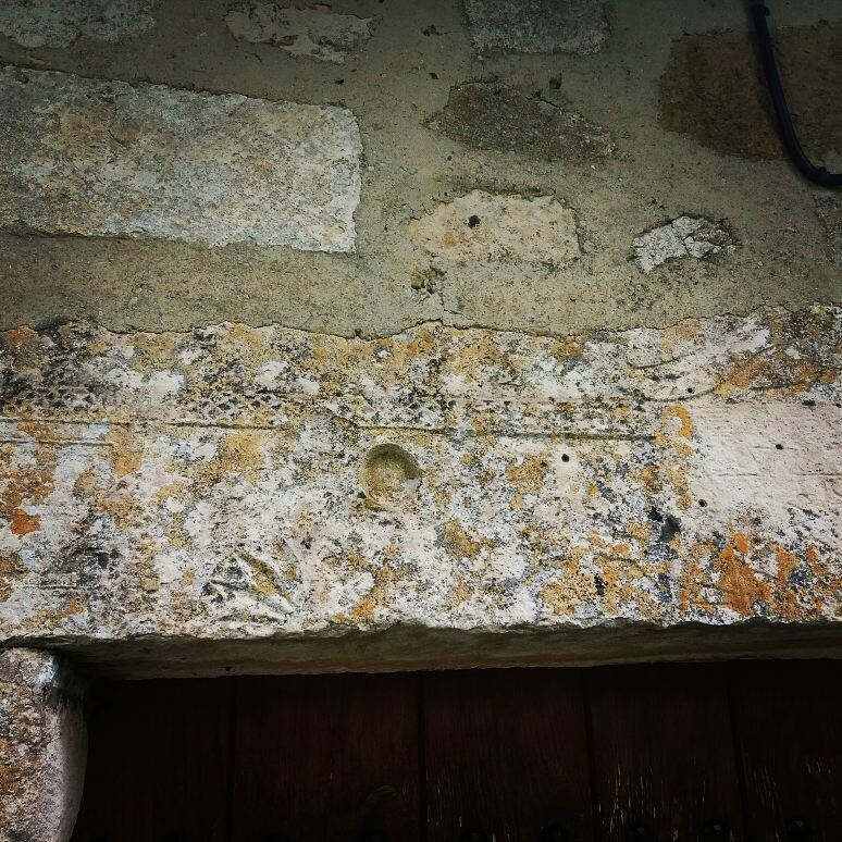 arkeoaraba's tweet image. La ermita de Elizmendi #Contrasta  esconde lápidas romanas en sus muros un lugar fantástico para visitar #Álava #Arqueología