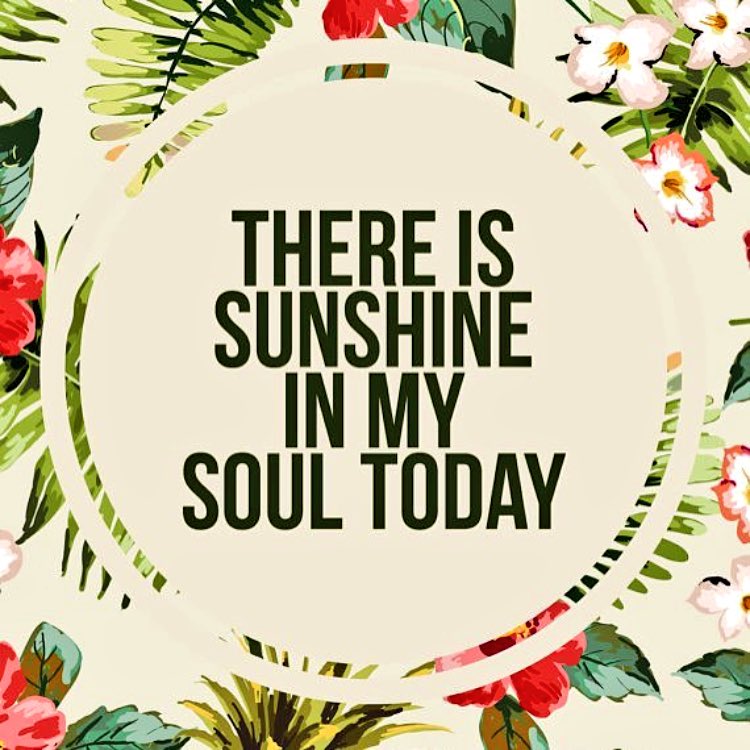 Als je je ontdoet van al je moeten, ont-moet je jezelf.. #welkom