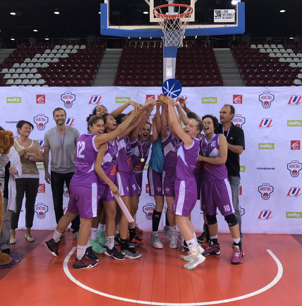 FFSportU's tweet photo. L'Université de Toulouse Championne de France!!!! Victoire face à l'@UGrenobleAlpes (69-60)! #MBLU 2017🏀🏅🏆🇫🇷 https://t.co/qH368Ms1Cv