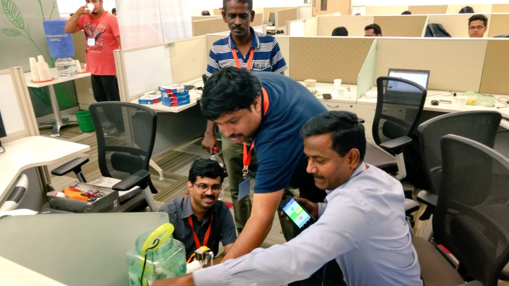 amol_kulk's tweet image. Teams at work. #MidnightCoding with loads of #fun & #music. 11.57 PM IST Reporting #live from our #Bengaluru office. #CognitiveIoTBuild
