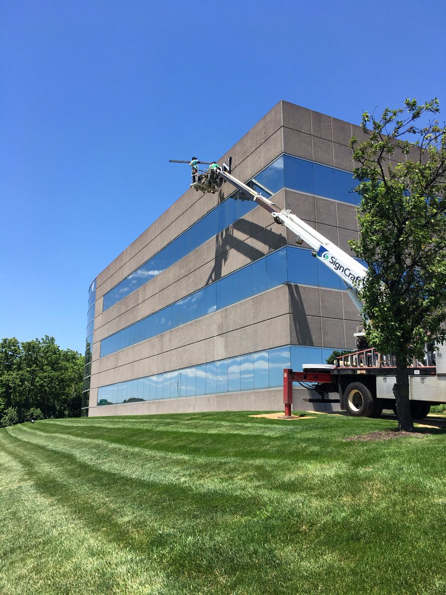 SignCraftInd's tweet image. For the @HomePointLoans /Stonegate merger #SignCraft installed 16 signs in 12 different states for their transition! goo.gl/hINeGv