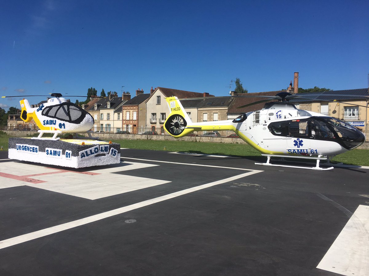 Gwen_Bourg's tweet photo. Félicitation au Corso Fleuri de St germain (61) pour cette réplique de l'helismur du #SAMU61 https://t.co/MOdWRTzhnr