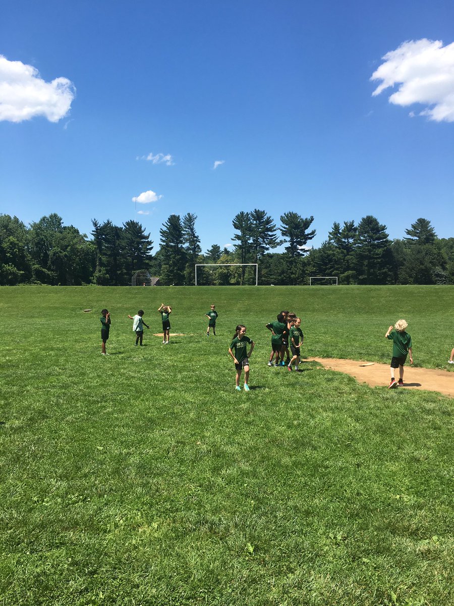 woods_athletics's tweet photo. Kickball, last day of 3rd grade PE  #3rdGradePE #GoMightyOwls #BeActive https://t.co/3dUVP9DwfV