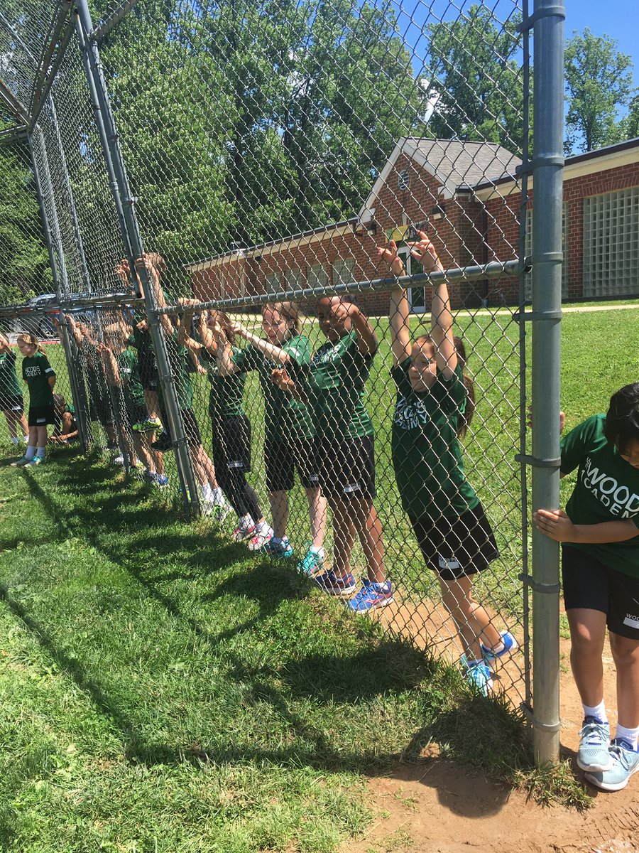 woods_athletics's tweet photo. Kickball, last day of 3rd grade PE  #3rdGradePE #GoMightyOwls #BeActive https://t.co/3dUVP9DwfV