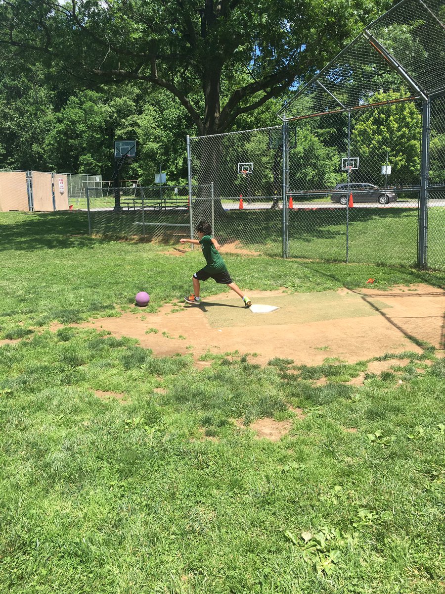 woods_athletics's tweet photo. Kickball, last day of 3rd grade PE  #3rdGradePE #GoMightyOwls #BeActive https://t.co/3dUVP9DwfV
