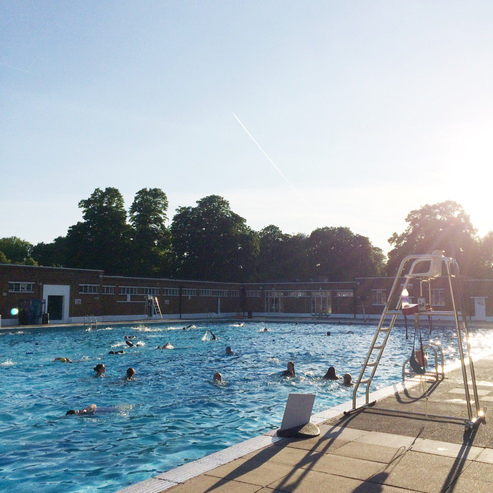 Saltyseablog's tweet photo. A perfect evening 😎🏊🏼‍♀️ https://t.co/TVNQ1LiOiY