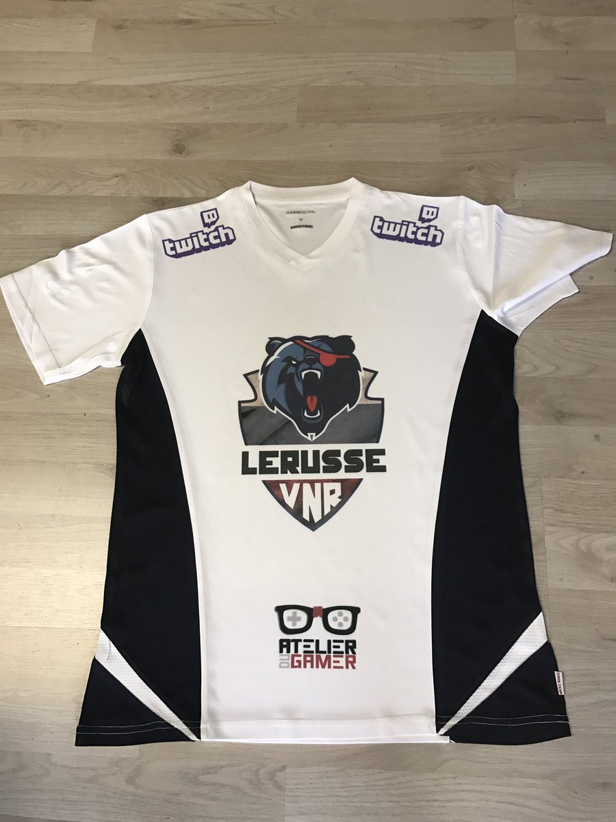 atelierdugamer's tweet photo. Nous imprimons sur-mesure les maillots #eSports ! https://t.co/yFxxiJbyyS #gamer #gaming #esport #CSGO #overwatchfr #LeagueOfLegends https://t.co/uOVnV3AhCf