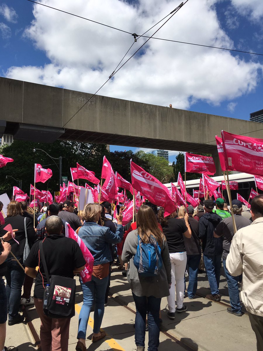 MommyMuslim's tweet photo. Nice day for a rally! Speaking up for injured workers &amp; the right for safe working conditions for everyone! #CUPEON17 #cupe #unionsolidarity https://t.co/tUPRJTcIbW
