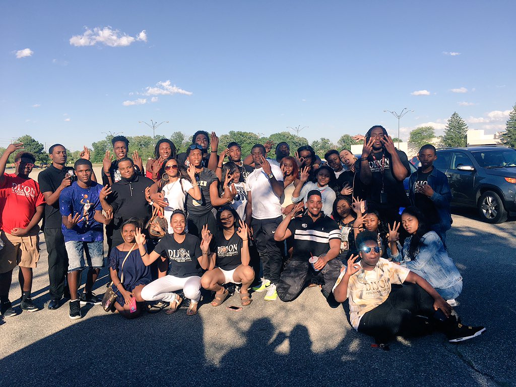 DjHamptonJr's tweet photo. If nobody else got them.. just know I do! Rest easy lil bro.. you live through me until the death of meπ―3οΈβ£ #RestEasy3 #DijonStrong #3'sUp https://t.co/rxPqkv8OxW