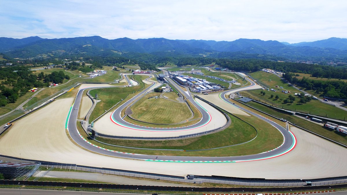 We are here at Mugello #MotoGP. Who else #CantStop looking forward to Gran Premio d’Italia Oakley? #ItalianGP