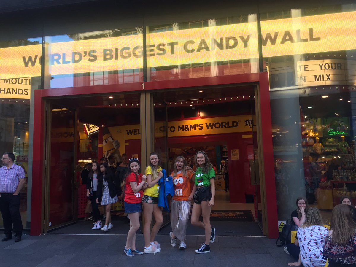StJOHS's tweet photo. We have found ourselves some M&Ms #stjohs #london #m&ms https://t.co/6D4TZeYJp3