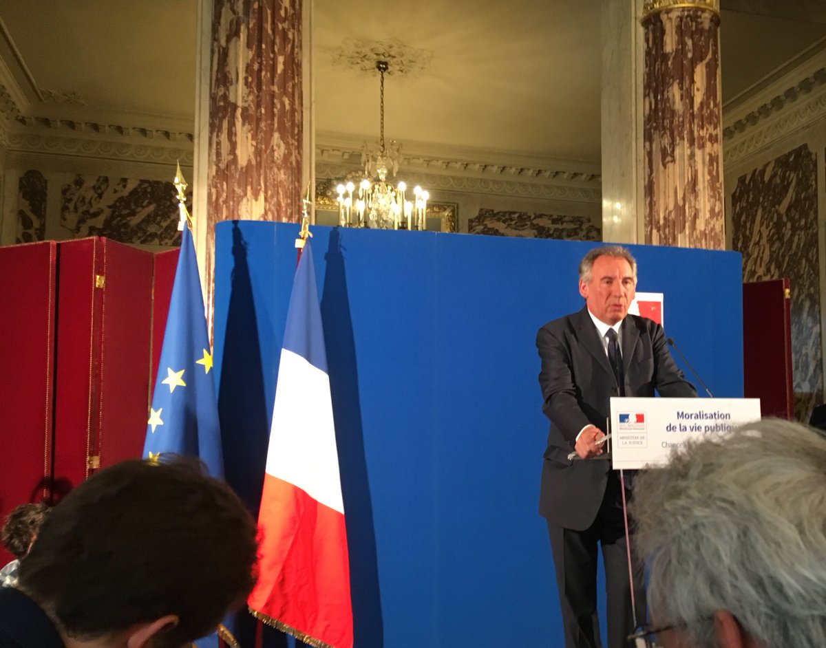 guillaumepetit_'s tweet photo. Quinquennat acte I #confBayrou https://t.co/Rr1SLYLFK0