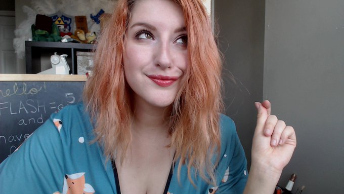 Feeling playful today! Come play with me? :) https://t.co/Y8eq07LuDp https://t.co/1giYggppdC