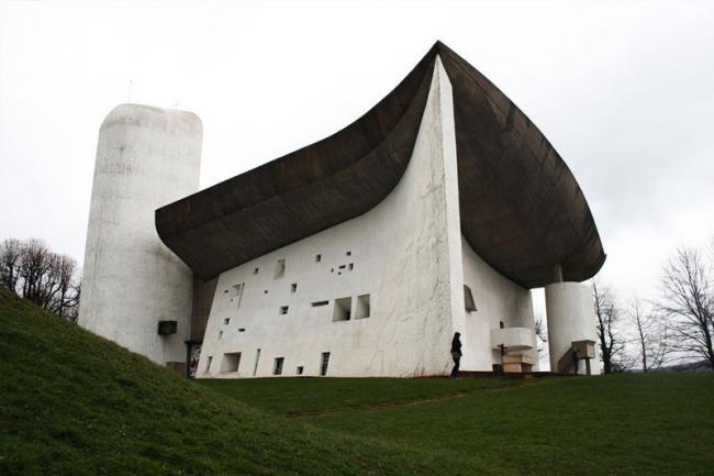 MaicolH500's tweet photo. Le Corbusier, Suiza 1887-1965
Arquitecto famoso y prestigioso, un apasionado del hormigón armado, y un defensor de los espacios abiertos. https://t.co/Has6vlTEC7