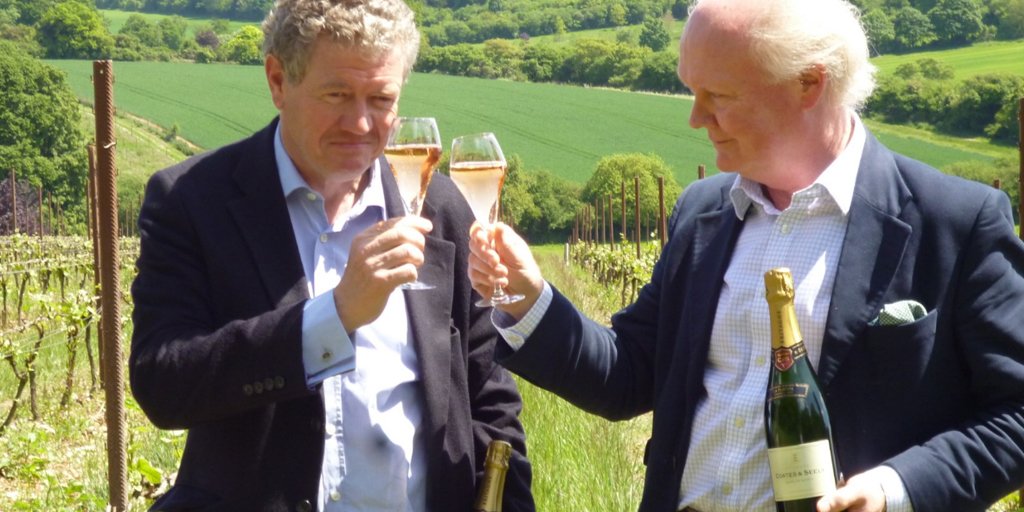 Champions of English Wine! Well done to @coatesandseely &amp; <a href="/Bolneyestate/">Bolney Wine Estate</a> on their <a href="/UKWineAwards/">UKWineAwards</a> wins ow.ly/FIWq30cdLpG #EnglishwineWeek
