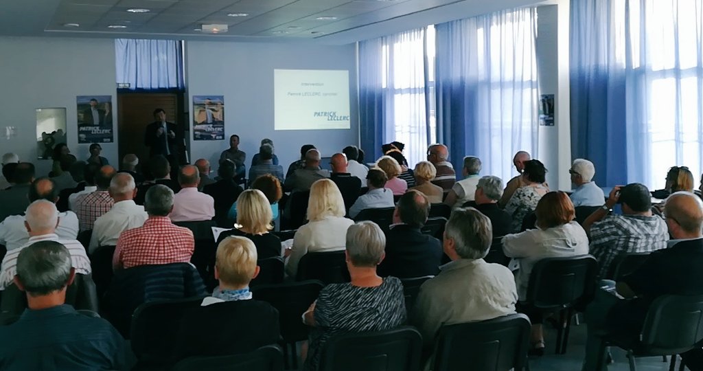 pleclerc2017's tweet photo. "En tant que chef d'entreprise, je veux que la jeunesse puisse entreprendre chez nous, sur notre territoire" #legislatives2017 #Landivisiau https://t.co/tazupDgRSf
