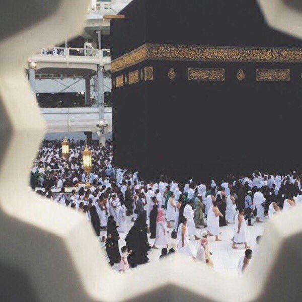 l6F_09's tweet photo. اللهُم مكه زِحامها وسكِينتها،اللهُم بلِغني هواء مكه فأطوف سبعاً وأسعى سبعاً وأدعُوك حتى تطيب نفسيّ وتطمئِن . https://t.co/fYzbvNf7sE