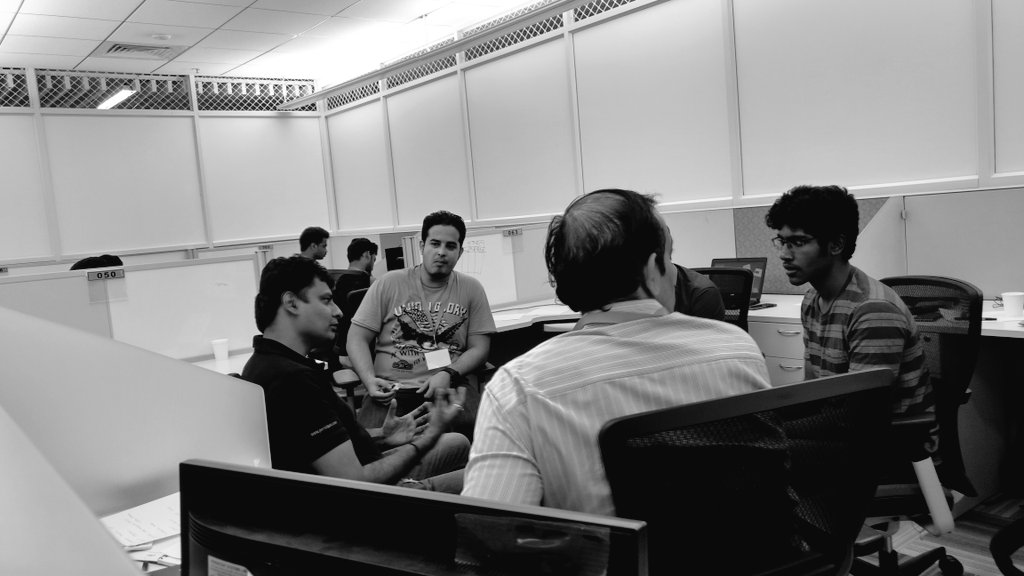 amol_kulk's tweet image. #Mentors & #volunteers at work. #MidnightCoding #CognitiveIoTBuild #Bengaluru. #PersistentHackathon