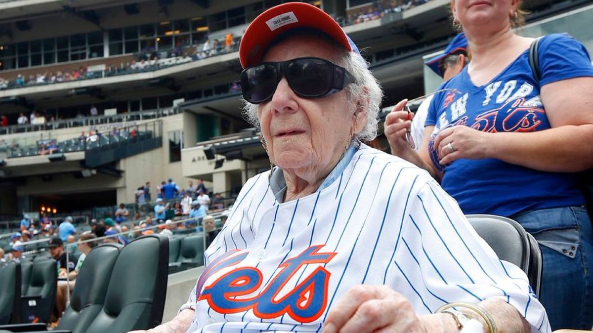 NewsdaySports's tweet photo. #Mets fan Rudal Ahlen, a 101-year-old Commack resident, attended her first major league game today https://t.co/jQ5KfF3L4m https://t.co/6EtSXMznIS