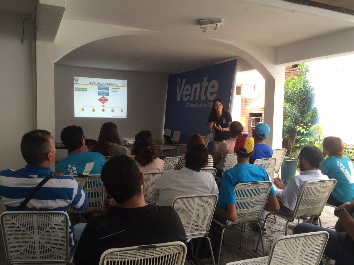 Gracias a <a href="/VenteFormacion/">Vente Formación</a>, hoy recibimos un taller de primeros auxilios básicos ¡excelente!