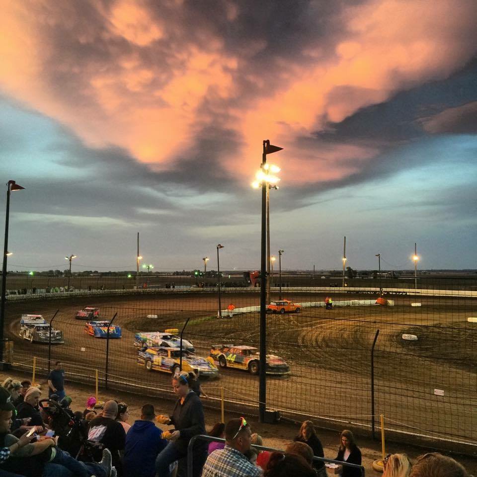 Anyone near Northern IL, <a href="/Syc_Speedway/">Sycamore Speedway</a> has racing Friday &amp; Saturday, including Demo Derby #GetInTheStands Details at racingin.com/track/details.…