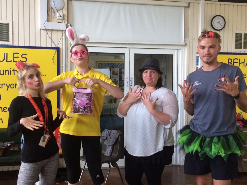 SuperStars_UK's tweet photo. #HolidayCourses Strike a pose! Dress the coach day on our @SuperStarsHC Courses today, great styling! https://t.co/FAX7howc76
