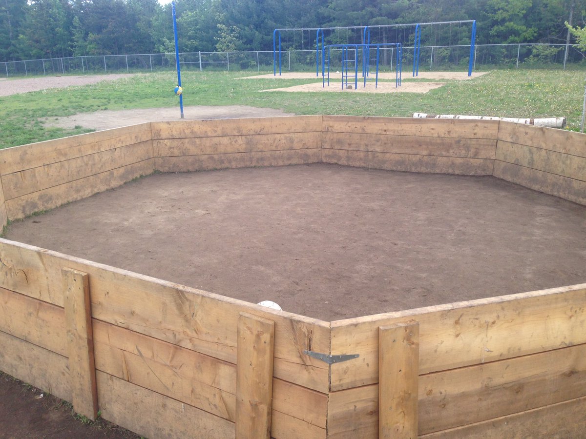 RickKlatt11's tweet photo. When one gaga pit is not enough and well used just build a second one. @StFrancisRCCDS @RCCDSB https://t.co/CCTDx7ai7k