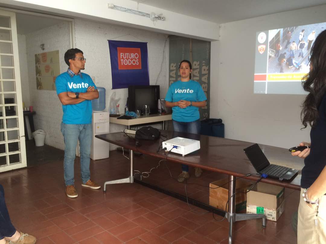 Hoy nuestros militantes de <a href="/ventevenezuela/">Vente Venezuela</a> se forman en Atención Prehospitalaria y Primeros Auxilios.