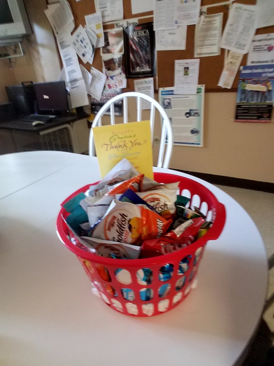 ScafdFirePreven's tweet photo. Thank you @ElmsRoad for the visit and gift basket! https://t.co/6LCtUzd8kR