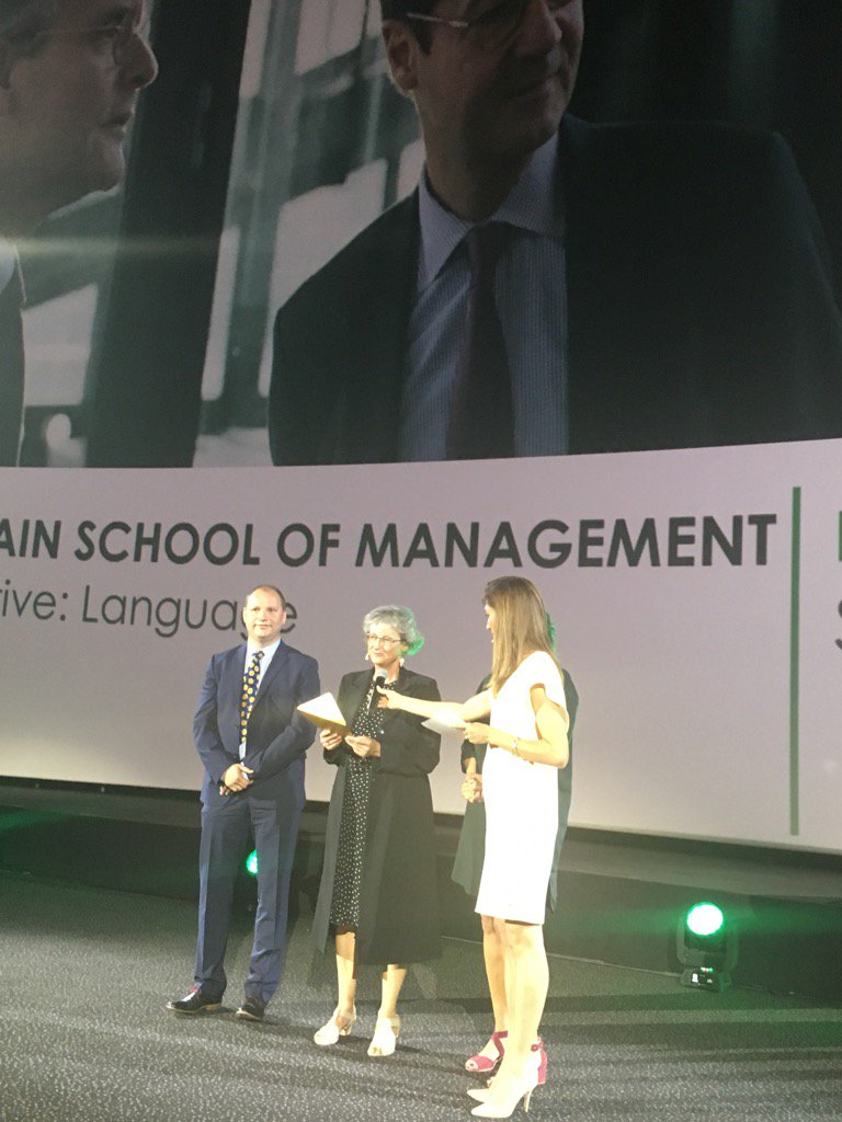 irisfostiez's tweet photo. Louvain School of Mgt gagne le Grd prix de l'Employee com pr un film s/ importance des langues étrangères #bcvf 2017 https://t.co/APKWqQvJc7