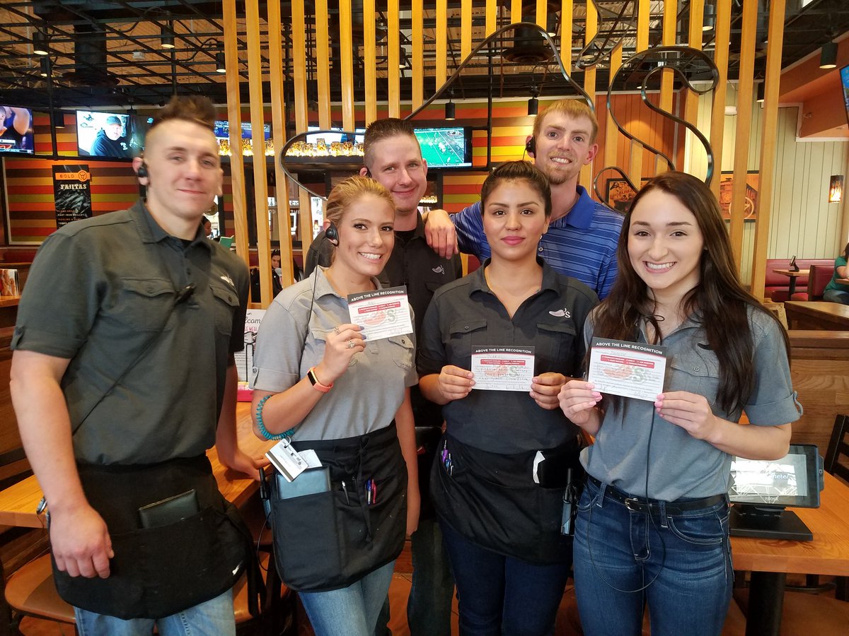 SpencerLong12's tweet photo. Fresh start to the new month and we've already got some TM'S  being rockstars! @ChilisJobs #recognizingrockstars @wherry_lisa https://t.co/jkASrHpaX5