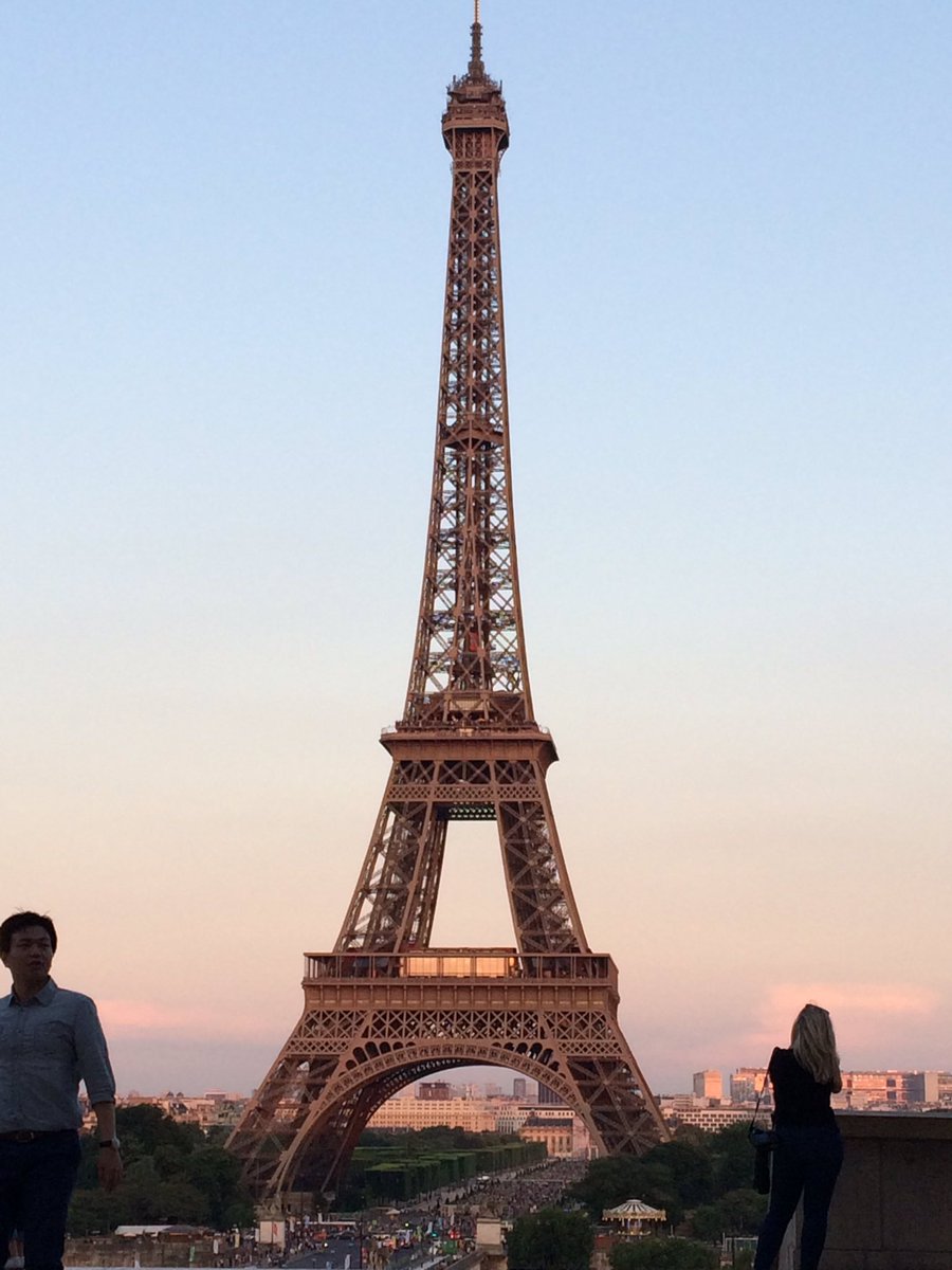 usepnationale's tweet photo. En direct du Trocadéro, la direction nationale attend le passage de relais des classes ultramarines participant à la TransOcéane! https://t.co/4ITTtH1API