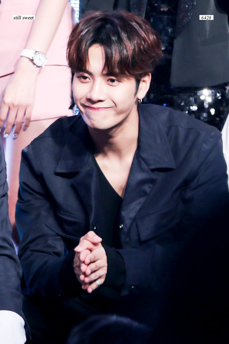 stillsweet6428's tweet photo. [HQ] 170601 NESTIVAL PRESS CON  #JACKSON #잭슨 #GOT7 #갓세븐 💙 https://t.co/m3Op74p2JX