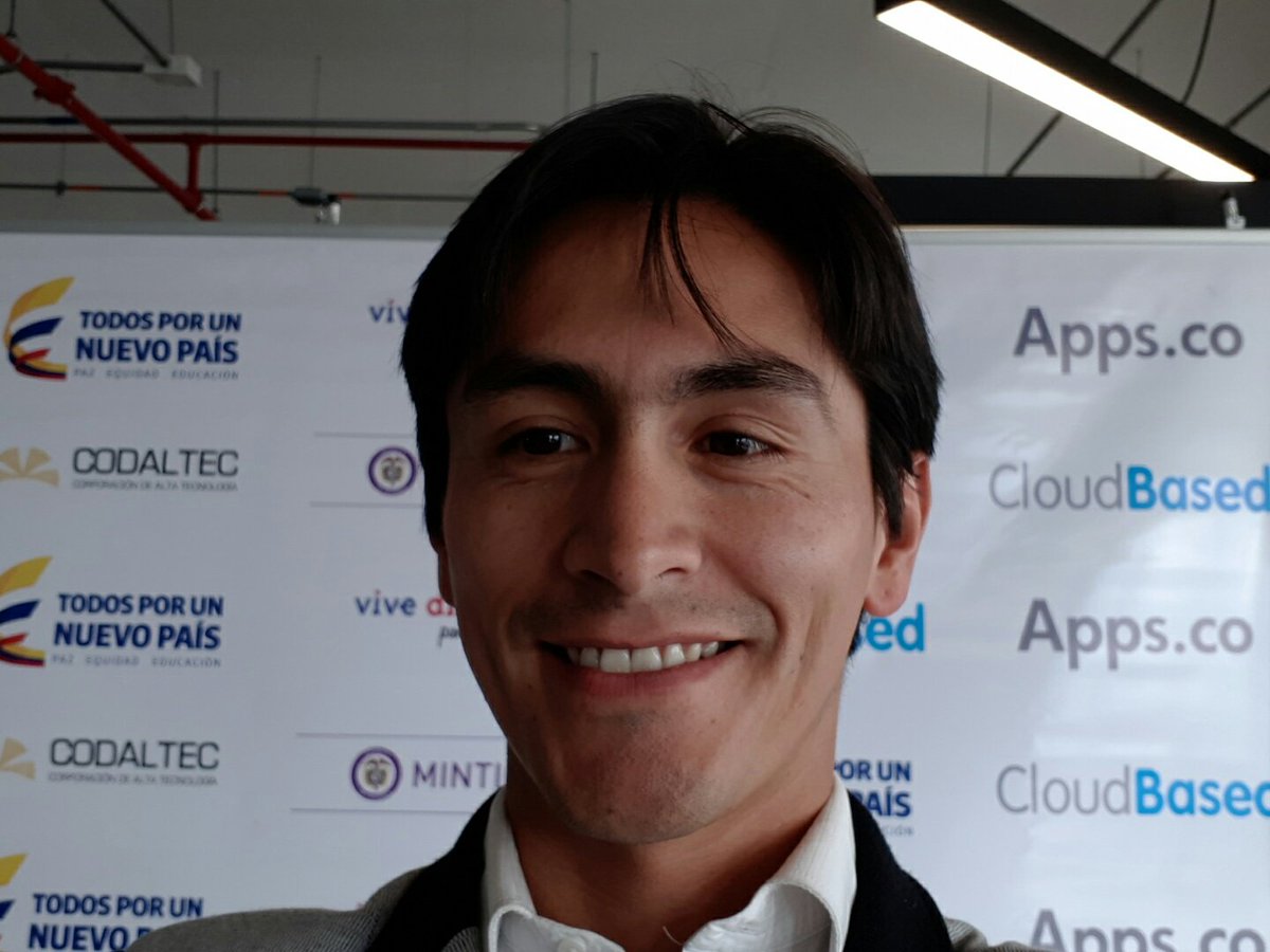 CamiloMonroyP's tweet photo. En minutos presentando grandes avabces de nuestro proyecto #GoAppco @AppsCo @CloudBasedTic https://t.co/b33GJ6E5om
